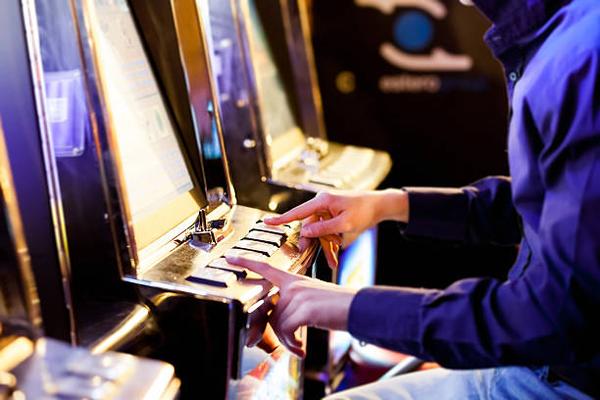 Finding Reliable Casino Options With แทงบอลออนไลน์ Services